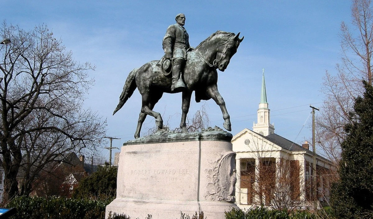 Virginia derribará la estatua de Robert E. Lee el miércoles por representar la injusticia racial