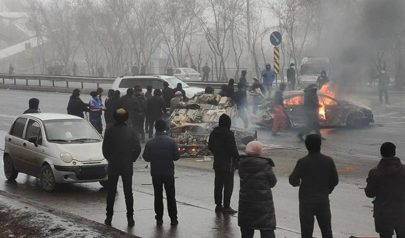 China y Rusia analizan situación de Kazajastán