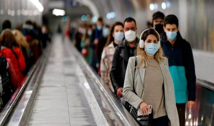 Récord mundial de casos de COVID-19 en un día