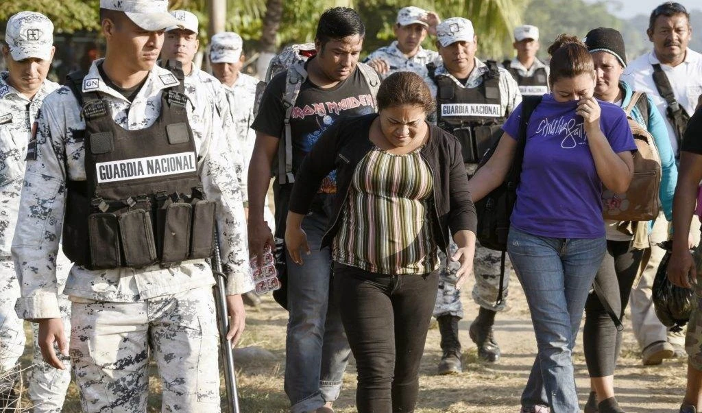 Primera caravana de migrante que partió de Honduras fue de tenida en Guatemala