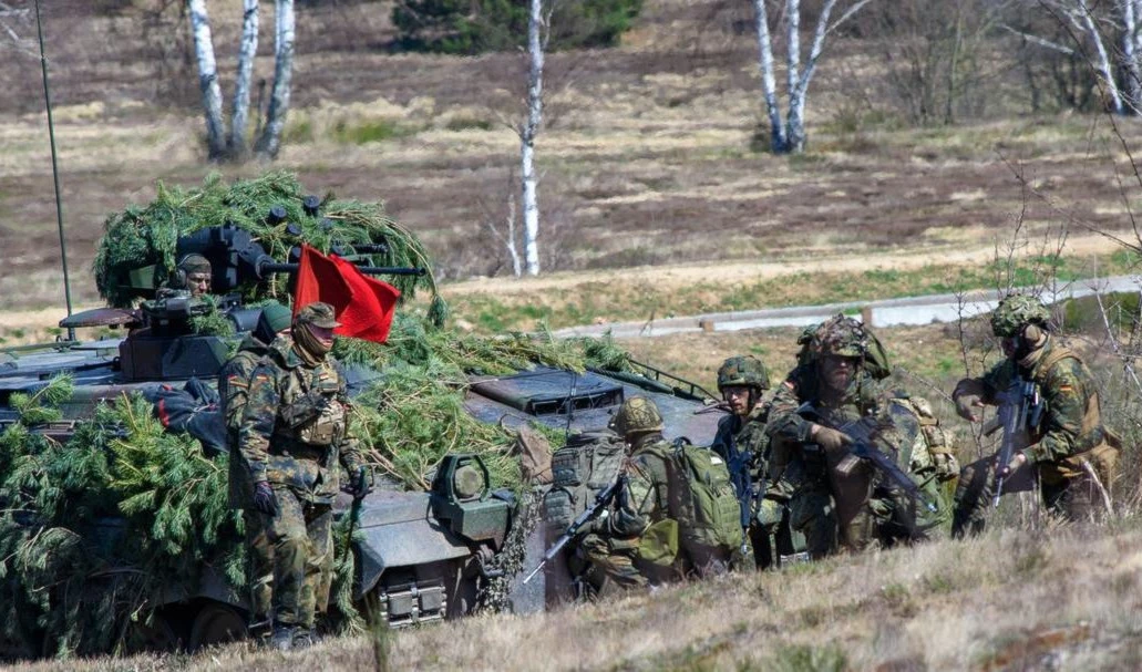 OTAN no es una paloma de la paz OTAN no es una paloma de la paz