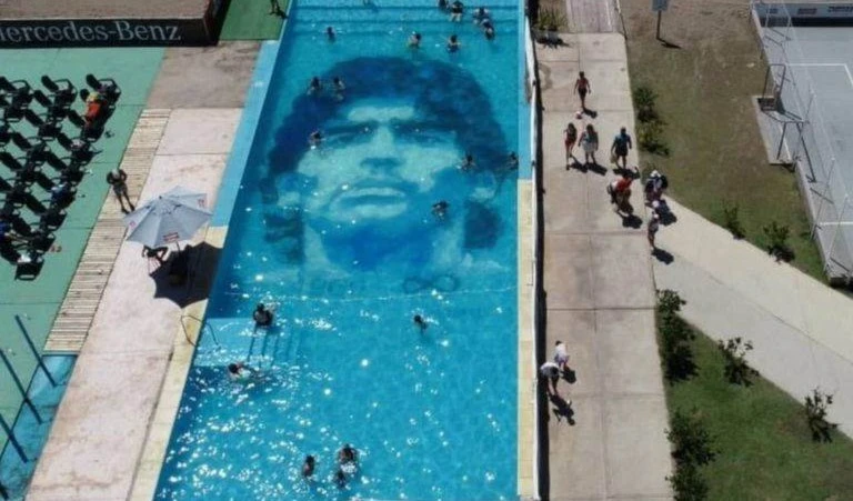 Realizaron un homenaje subacuático a Diego Maradona en Mar del Plata