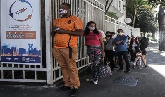 Brasil supera los 24 millones de casos positivos de coronavirus