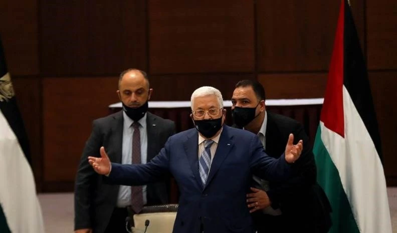 Gantz y Abbas hablaron de seguridad y economía, no de política, afirma Bennett.