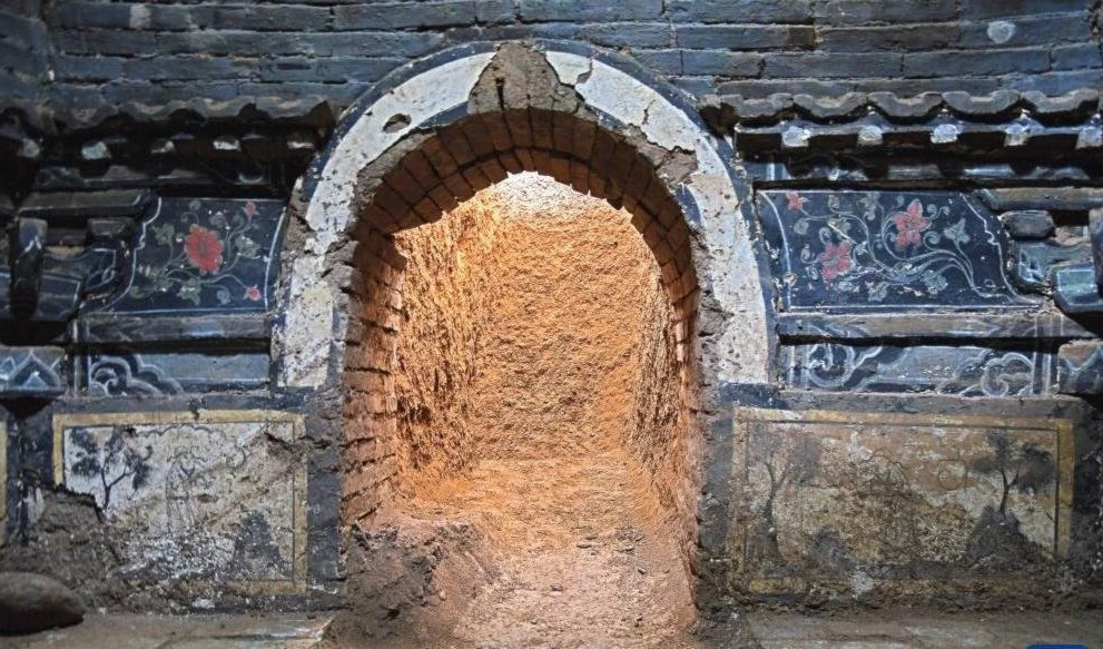 Descubrimiento en China: encuentran cámaras funerarias con murales de la dinastía Ming