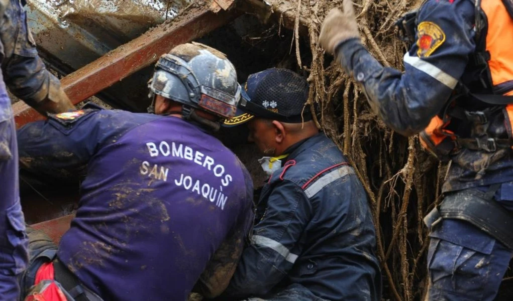 Venezuela decreta duelo nacional por víctimas del deslave Venezuela decreta duelo nacional por víctimas del deslave