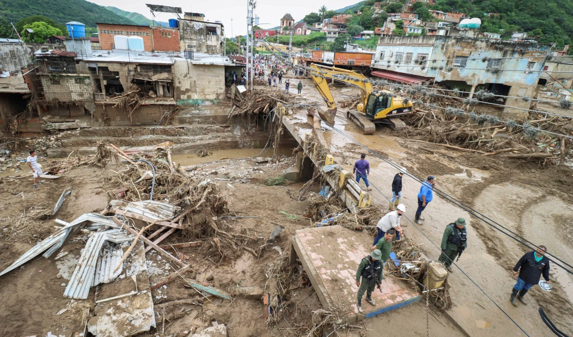 Cumpliendo con las órdenes del mandatario bolivariano, Nicolás Maduro, autoridades del Gobierno continuaron en las labores de recuperación.