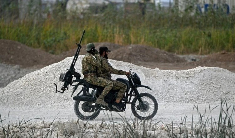 Miembros del grupo terrorista Hay'at Tahrir al-Sham en Afrín.