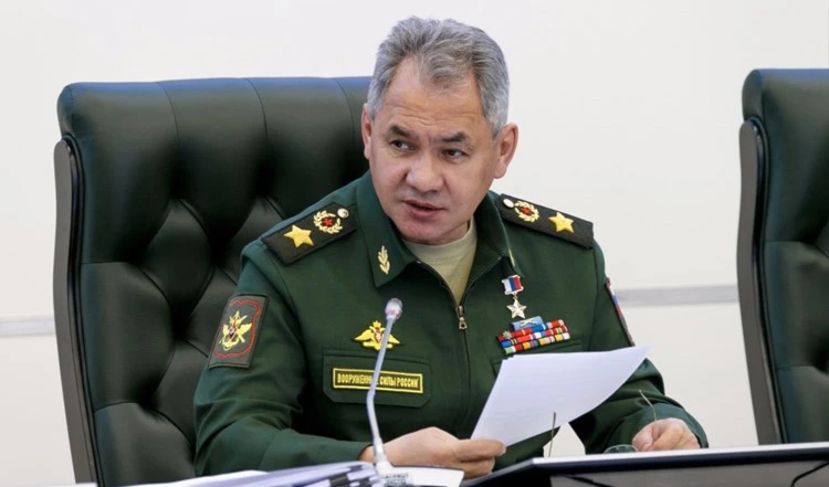 Kiev podría organizar provocaciones con una bomba sucia, afirma Shoigú