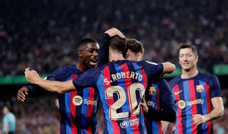 Barcelona goleó al Athletic y sigue segundo en Liga española