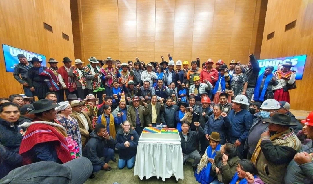 Arce con dirigentes nacional del Pacto de Unidad.