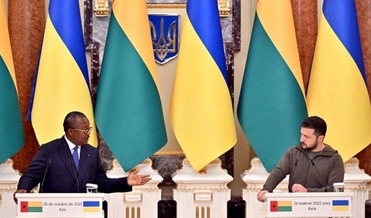 Conferencia de prensa conjunta entre el presidente Zelensky y su homólogo de Guinea-Bissau, Omar Sissoko Ambalo.