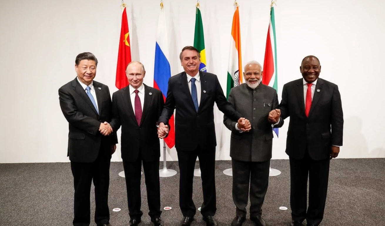 Todo el mundo quiere subirse al BRICS Express