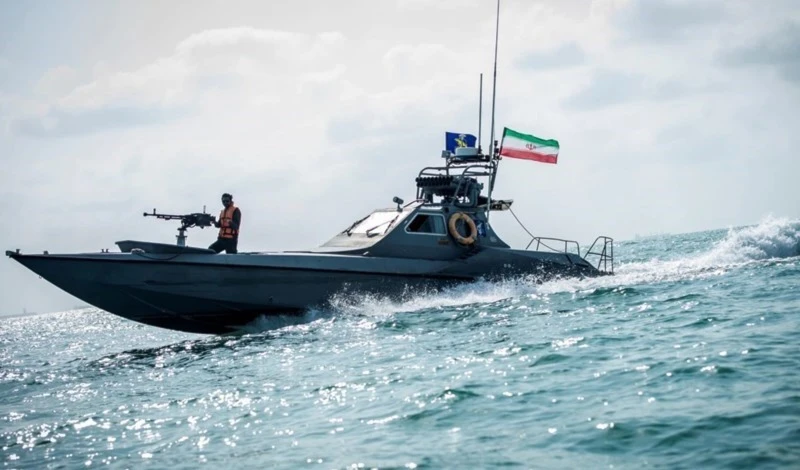 Lancha patrullera iraní.