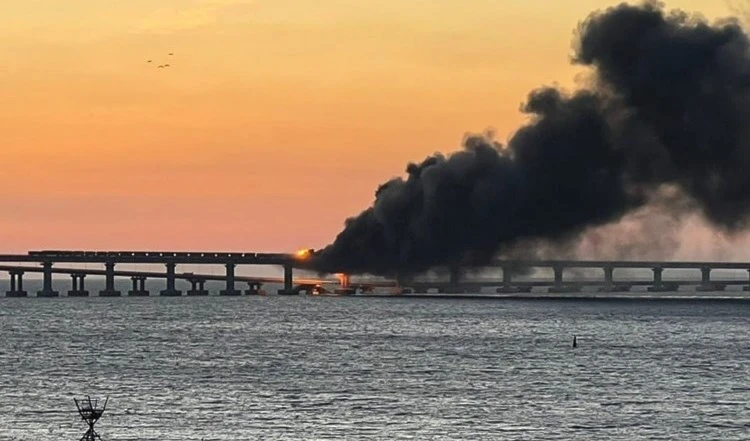 La explosión del puente de Crimea es solo "el comienzo", dice Ucrania