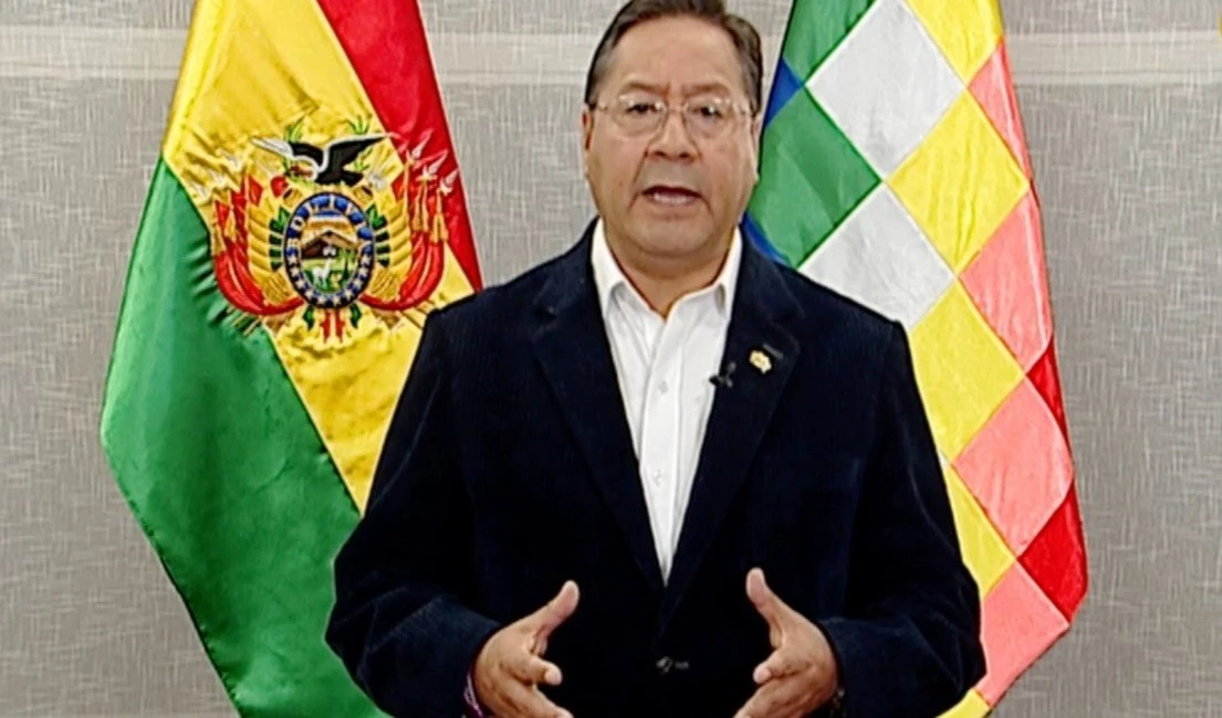 Luis Arce anunció la decisión al pueblo en cadena nacional.