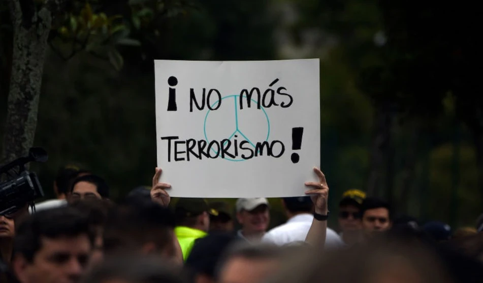 Rector de centro educativo en Colombia sale ileso tras atentado