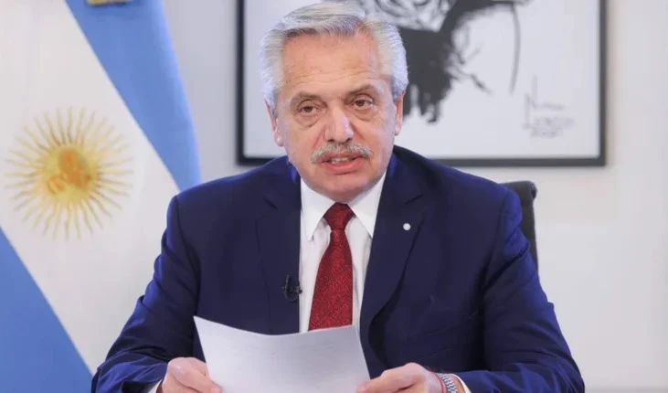 Presidente de Argentina guarda reposo tras endoscopía