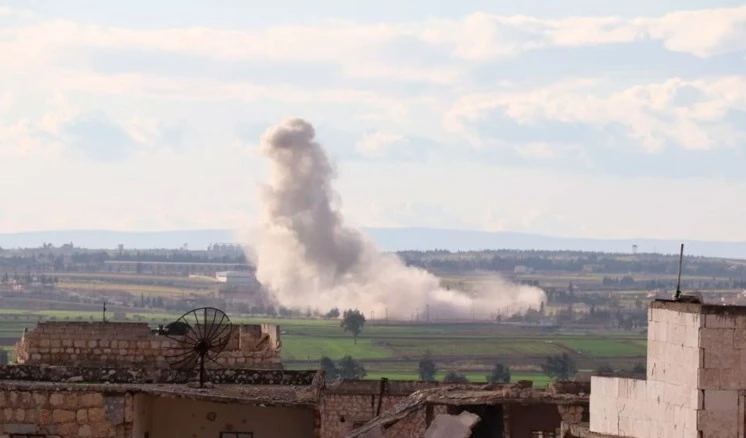 El ejército turco continúa bombardeando el campo del norte de Alepo y el norte de Raqqa