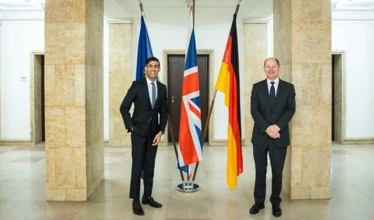 Cuando prácticamente está por finalizar el año 2022, las dos principales locomotoras de Europa Occidental, Alemania y Gran Bretaña se hallan en una situación económica bastante engorrosa.