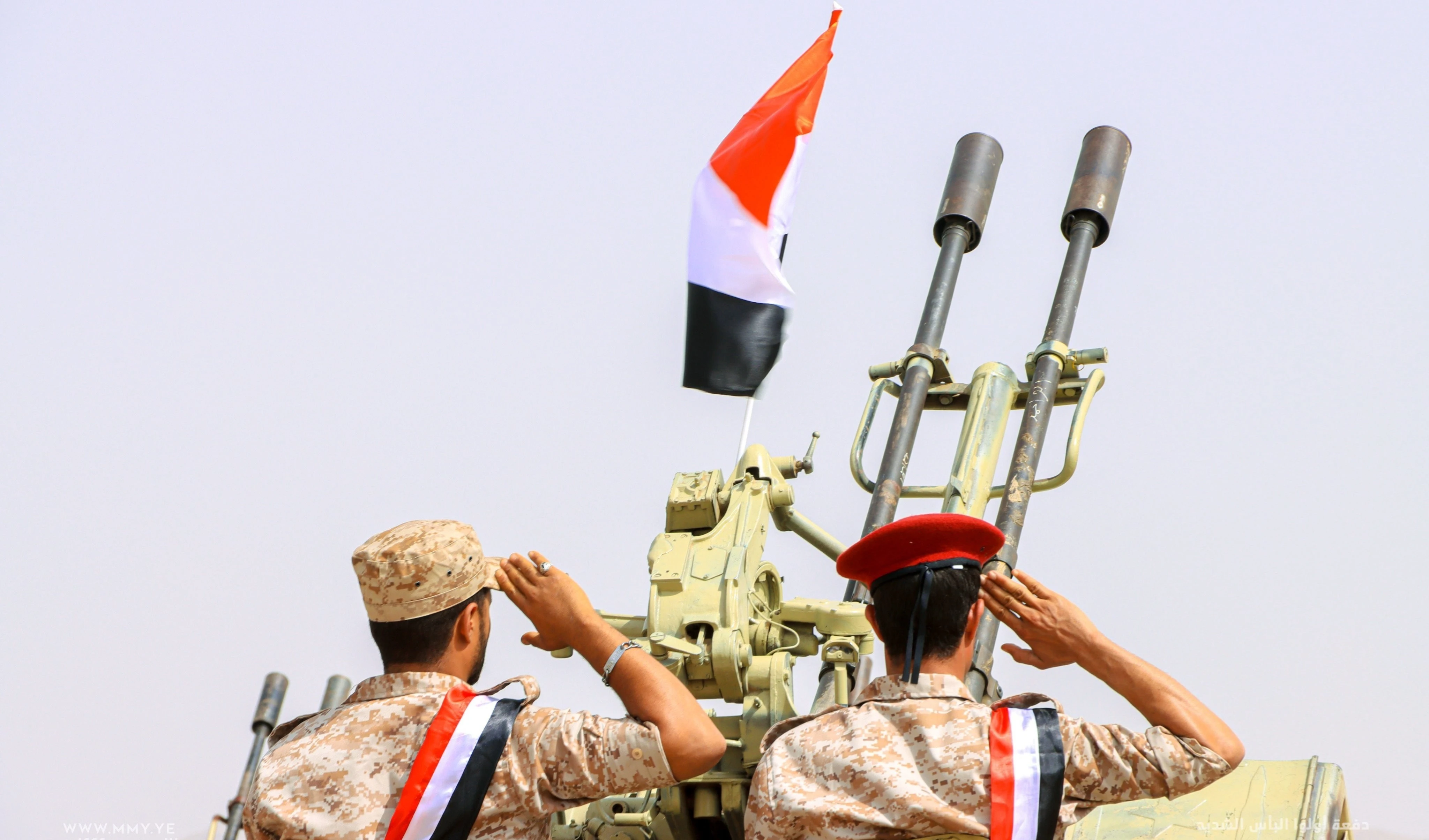 Fuerzas yemenitas listas para defender su territorio y expulsar a los invasores.