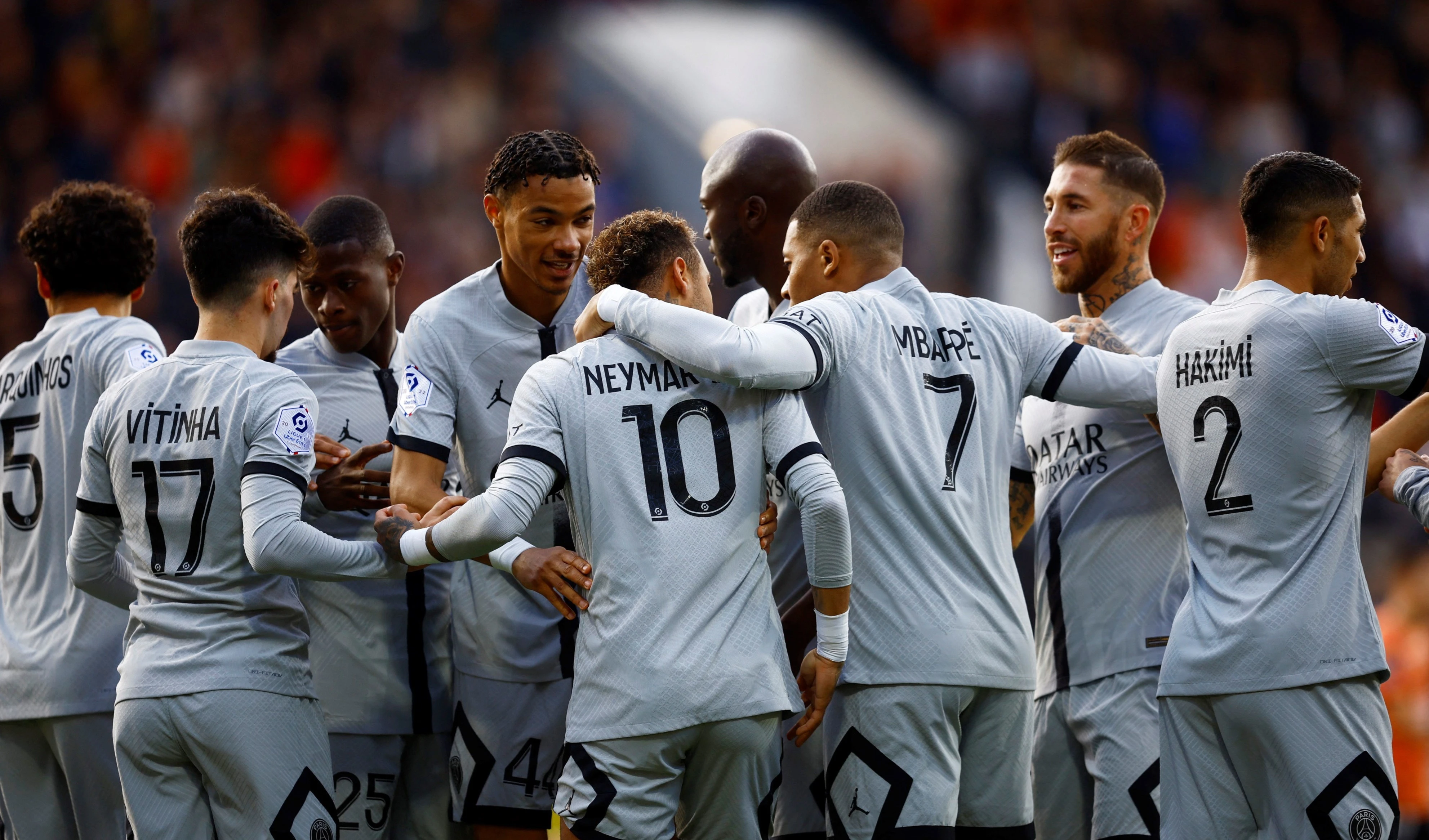 PSG domina al Lorient y amplía ventaja en fútbol francés