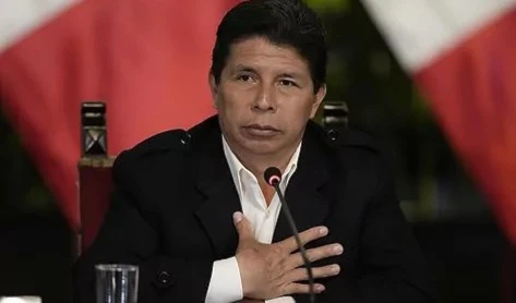 La oposición intenta boicotear el proceso de Pedro Castillo y ya le fabricó seis procesos judiciales.