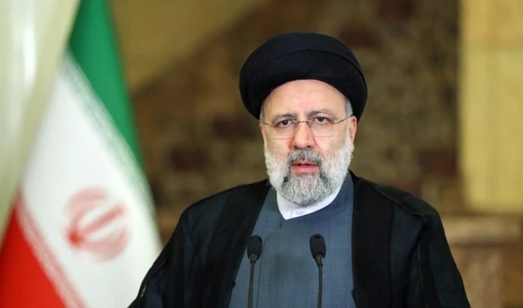 Raisi se solidariza con familia de joven asesinado por vándalos