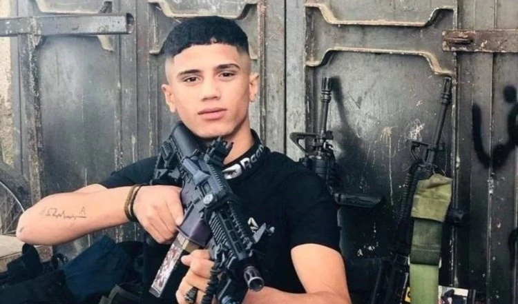 El joven palestino Mahdi Hashash fue martirizado por las fuerzas ocupantes en Nablus.