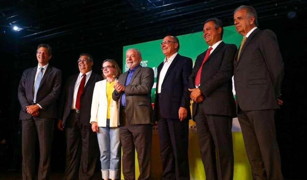 Nombran a los primeros cinco ministros de futuro gobierno en Brasil Nombran a los primeros cinco ministros de futuro gobierno en Brasil