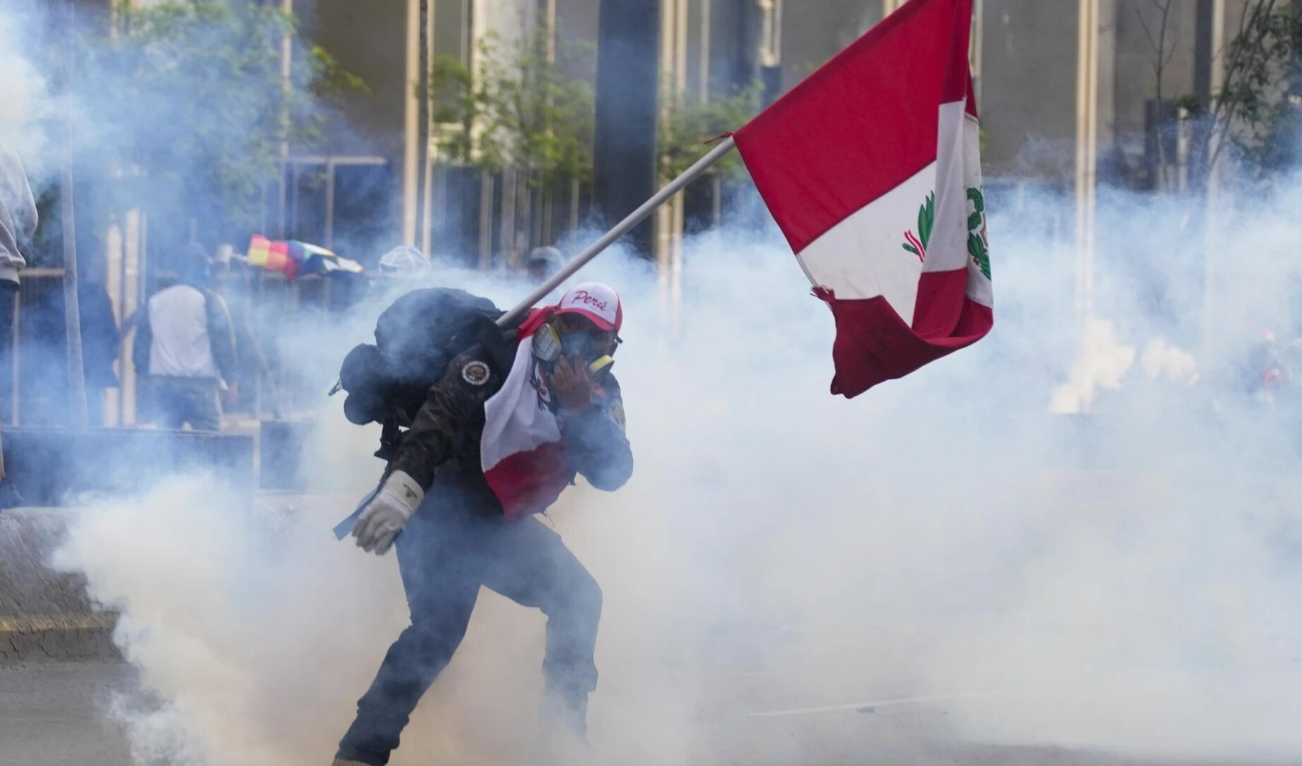 Movilizaciones continúan en Perú para demandar el cierre del Congreso Movilizaciones continúan en Perú para demandar el cierre del Congreso