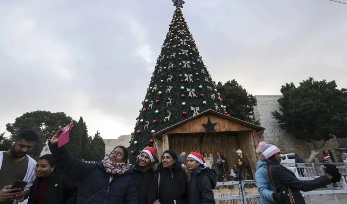 Árbol de Navidad en la ciudad de Belén. Árbol de Navidad en la ciudad de Belén.