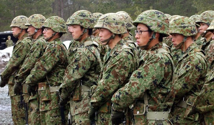 Japón aprueba presupuesto sin precedentes para gastos militares