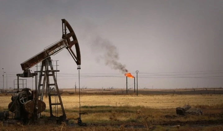 Yacimiento petrolero de Al-Tayyem, en Deir ez-Zor.