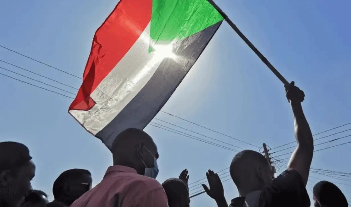 Uno de los acuerdos prohíbe el establecimiento de grupos militares y paramilitares.