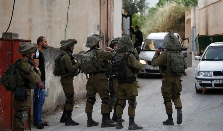 Fuerzas de ocupación en Nablus. Fuerzas de ocupación en Nablus.