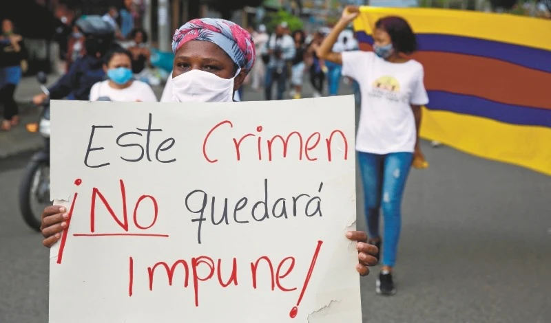 Asesinan a dos líderes en Colombia