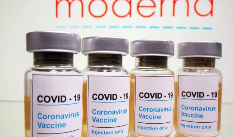 Aprueba Chile vacuna Moderna para uso de emergencia contra COVID-19