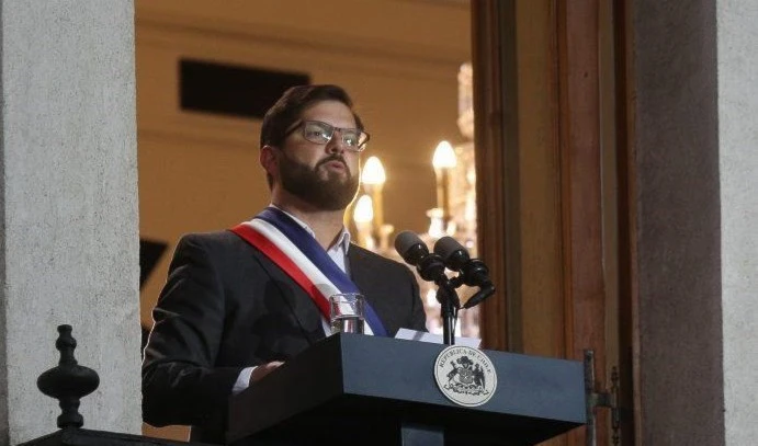 Nuevo presidente chileno rinde homenaje a Allende en discurso a la nación