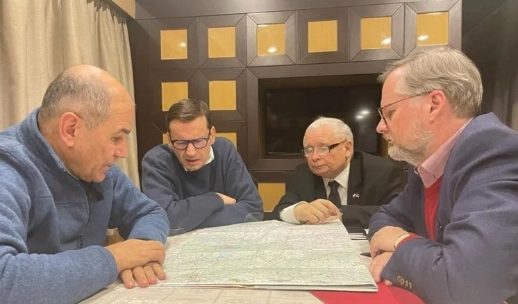 Primeros ministros de Polonia, República Checa y Eslovenia llegan a Kiev.