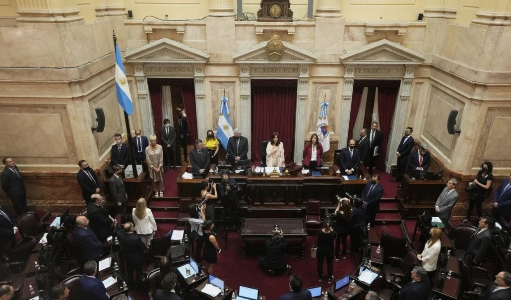 Aprueba congreso argentino la renegociación de la deuda con el FMI Aprueba congreso argentino la renegociación de la deuda con el FMI