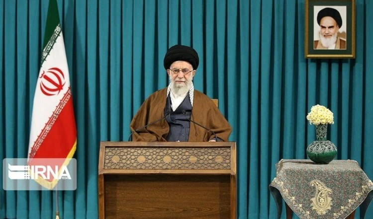 Líder iraní destaca firmeza del pueblo en su enfrentamiento a las sanciones estadounidenses. Líder iraní destaca firmeza del pueblo en su enfrentamiento a las sanciones estadounidenses.