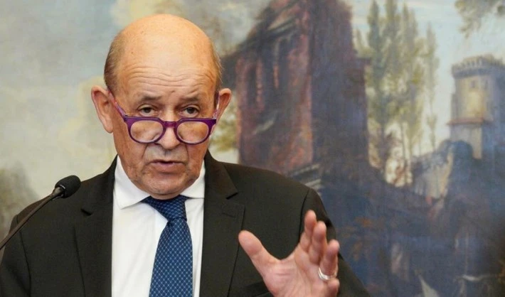 Canciller francés discute con sus homólogos saudí y emiratí alternativas a la energía rusa.