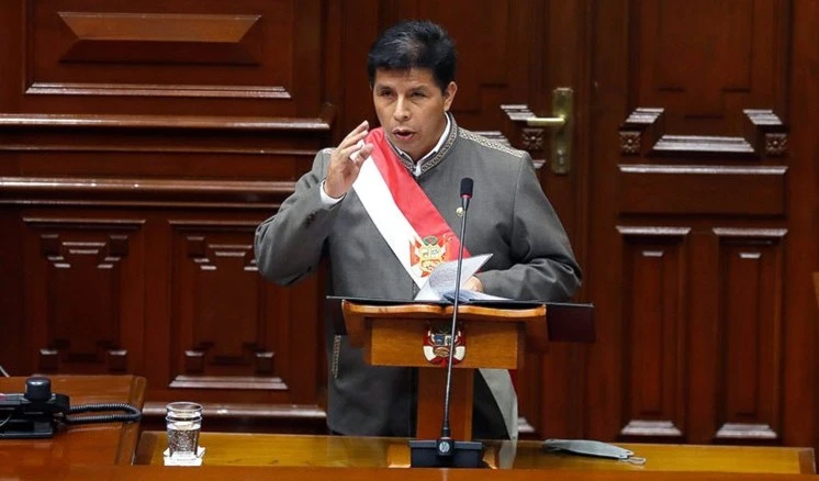 Descalifica presidente peruano acusaciones y llama a descartar vacancia