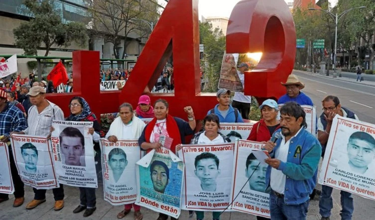 Militares infiltraron a estudiantes de Ayotzinapa