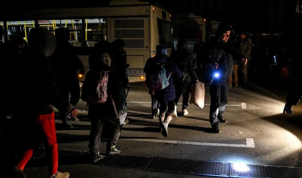 Alto al fuego y corredor humanitario adicional abre Rusia para evacuar a los civiles de Mariúpol