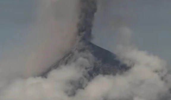 Guatemala confirma que volcán de Fuego entró en erupción