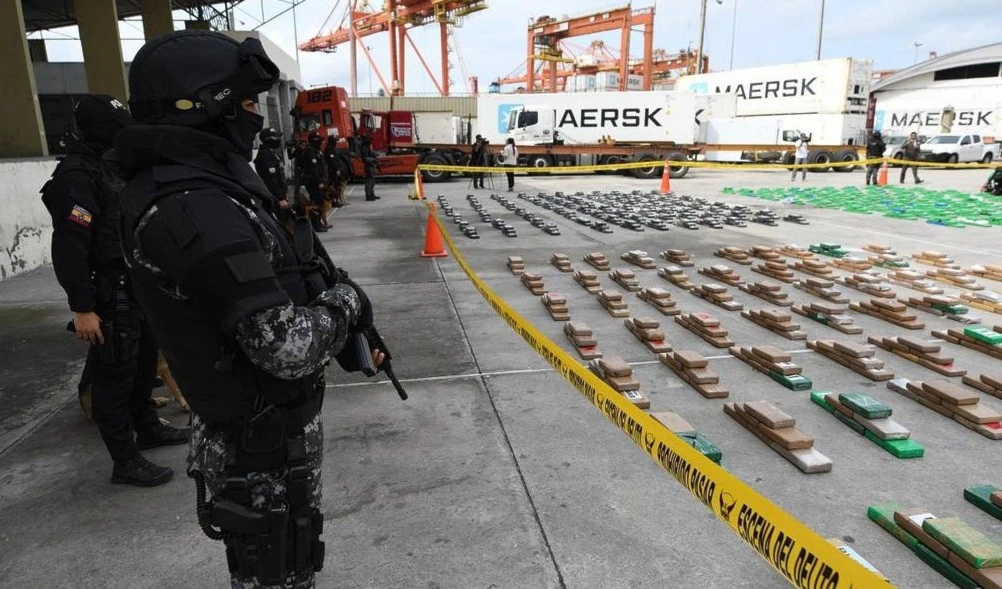 Decomisan 2,4 toneladas de cocaína en puerto de Ecuador