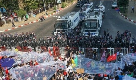 Anuncian liberación de más de 1 600 presos