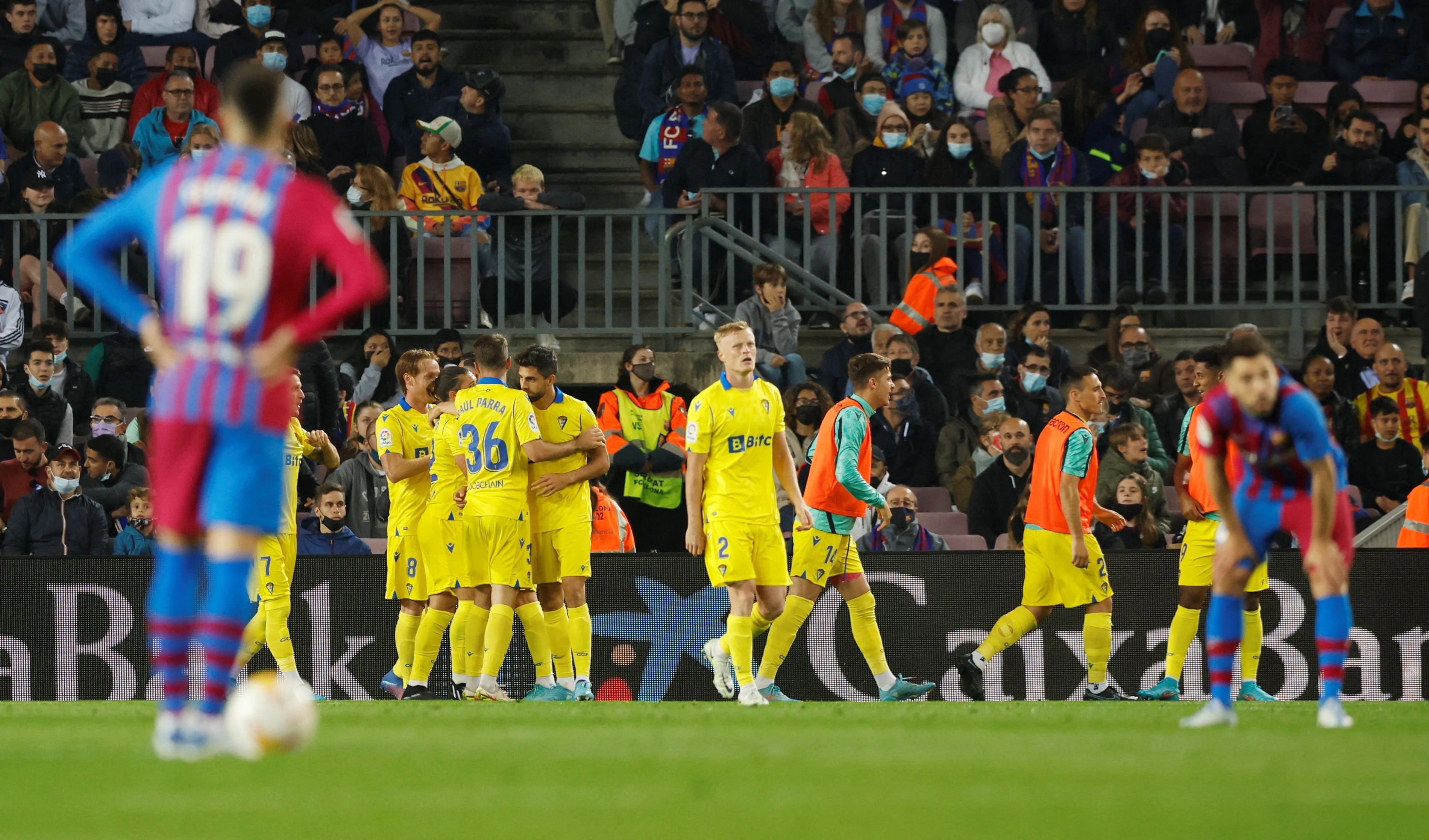 Barcelona pierde ante Cádiz y entierra aspiraciones en Liga española
